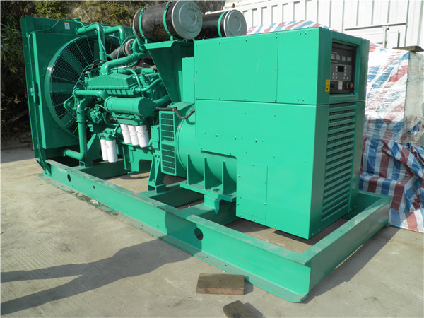 东兴出租发电机 发电机组厂家：柴油发电机组的控制屏的作用是什么？