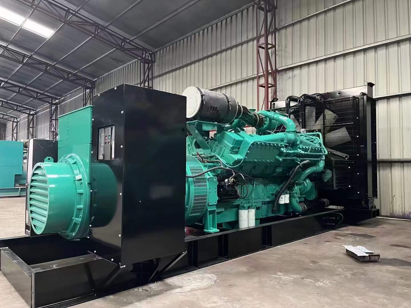 东兴如何降低 800kW 柴油发电机输出电流的波动？