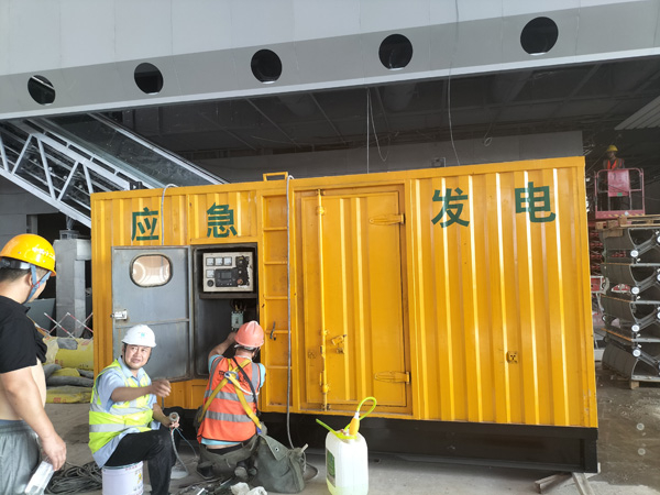 东兴怎样判断空气滤清器是否需要更换？